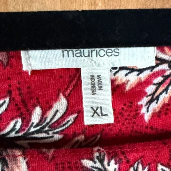 Maurices Red Floral Women's Top - Picture 2 of 4